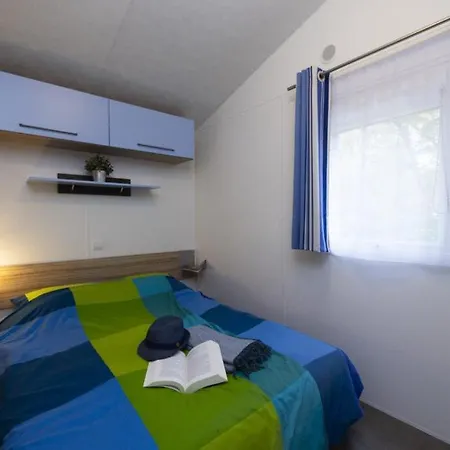 Camping Ushuaia Villages Au Bois Joli Andryes Exterior foto